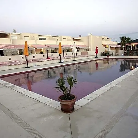 Le Jardin D'eden Réservé Aux Couples Hotel